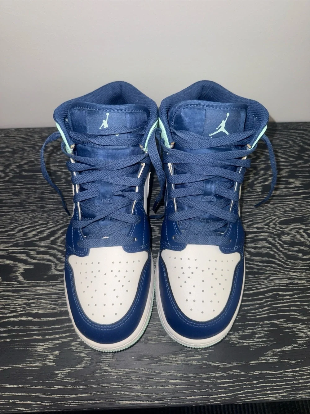 Nike Air Jordan 1 Mid Blue Mint Youth Size 7Y Basketball Sneakers Athletic Shoes